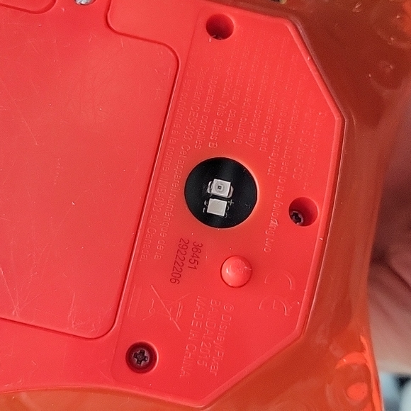 Disney Finding Dory Change and Chat Hank Octopus Talking Light Up Color 2016 - Picture 4 of 6